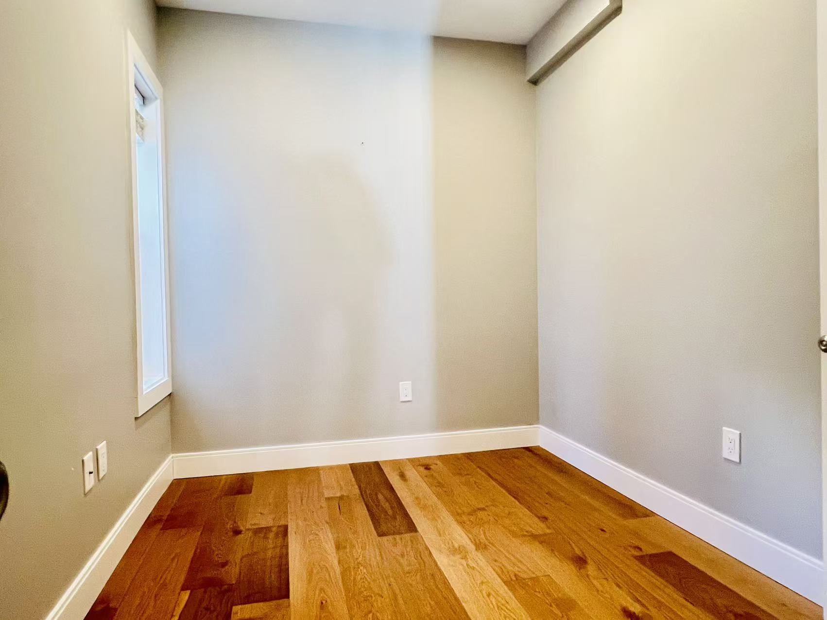 Building Photo - 19 Plymouth St