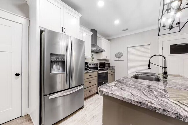 Building Photo - 3 bed 2 Bath Panama City Beach House