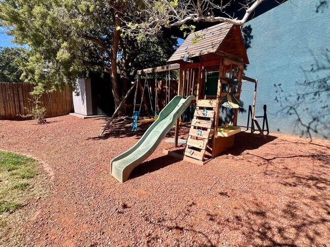 Building Photo - Furnished, 1-Year Long-Term Rental