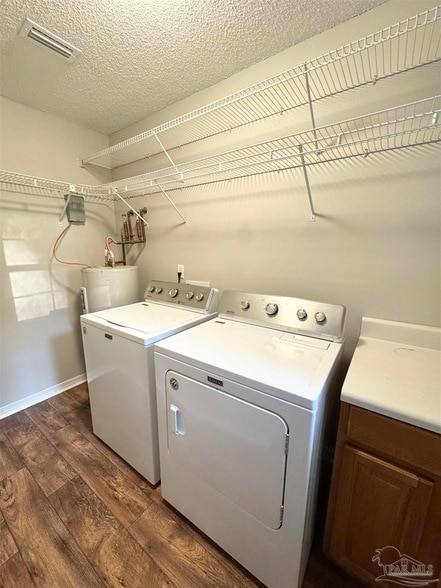 Building Photo - 5661 Fairview Dr