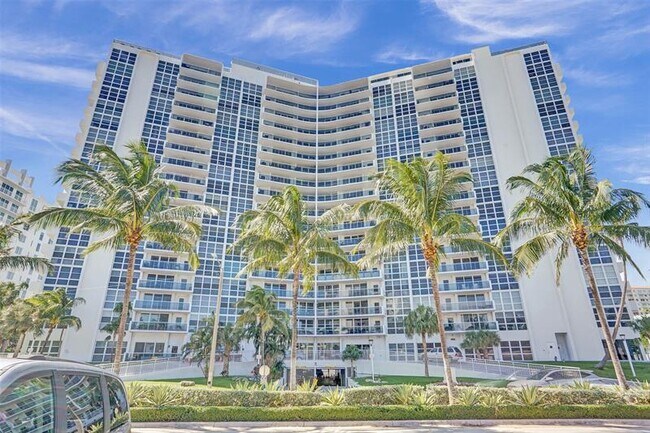 Building Photo - 2841 N Ocean Blvd