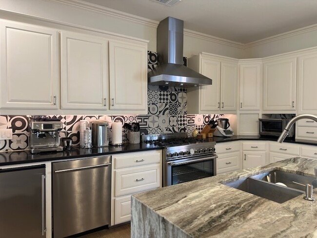 Building Photo - 600 Huntersridge Ct