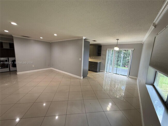 Building Photo - 6854 NW 173rd Dr