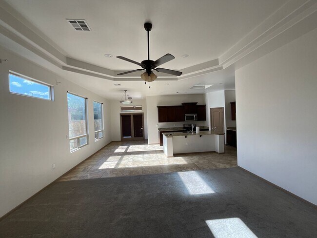 Building Photo - Beautiful Home Located in the Heart of growing Las Cruces