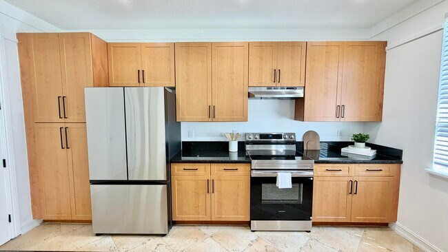 Building Photo - 810 3rd Ave N