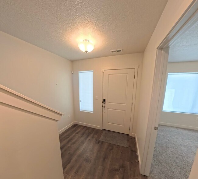 Building Photo - Lexington Townhome - Orem