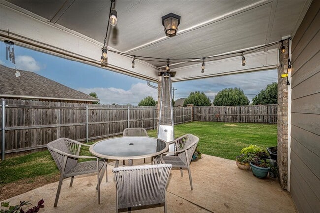 Building Photo - 10300 Glover River Dr