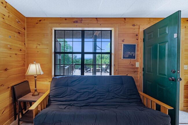 Building Photo - 150 Arrow Way