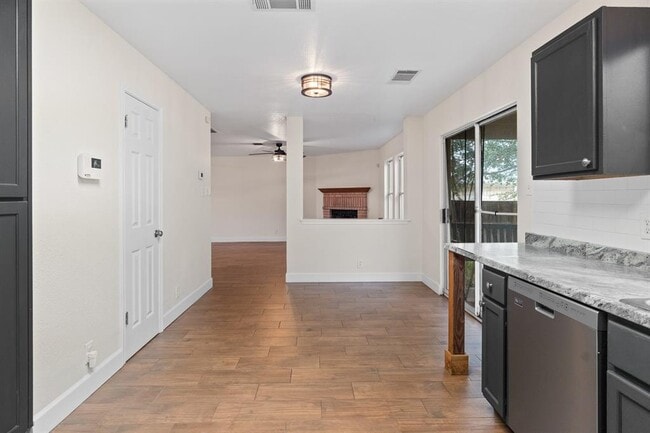 Building Photo - 321 Nicole Way