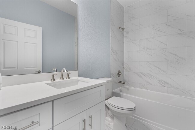 Building Photo - 1601 E 7th St