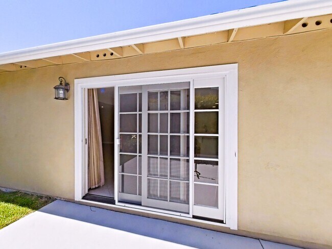 Building Photo - 4 Bedrooms | 2 Bathrooms | 1,574 Sq Ft | Single-Family Home