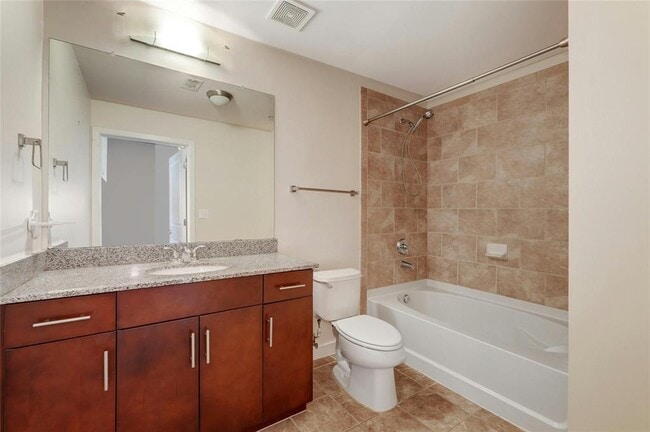 Building Photo - 360 Nueces St