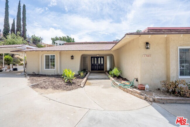 Building Photo - 17440 Fraser Pl