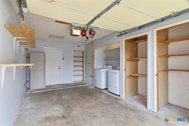 Building Photo - 1917 Nevada St