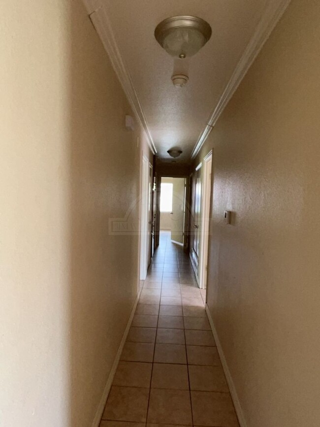 Building Photo - 2407 Buttercup Cir
