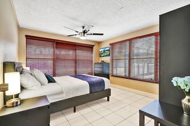 Building Photo - 947 Washington St