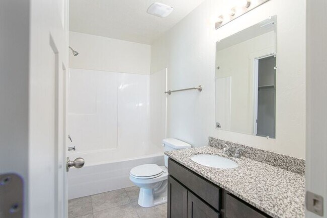 Building Photo - Amazing Paytons Quarry Townhome in Herriman