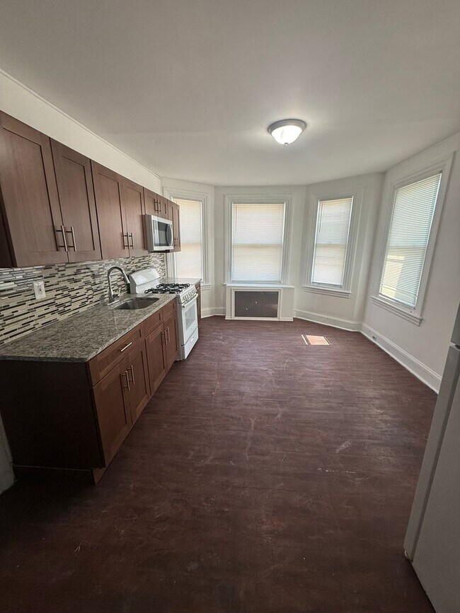 Building Photo - 6515 Rising Sun Ave