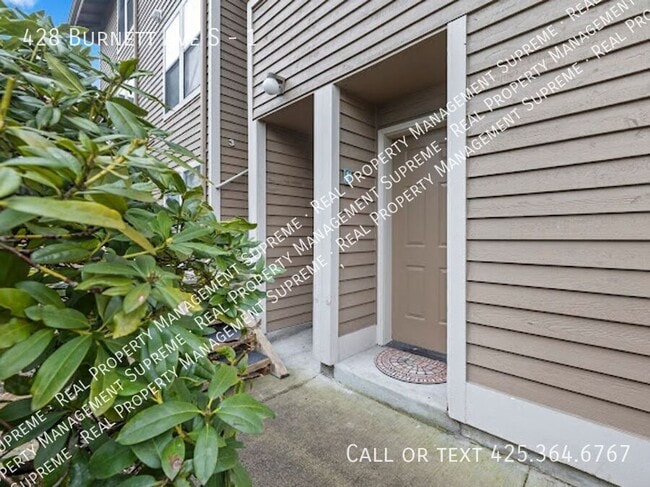 Building Photo - 428 Burnett Ave S