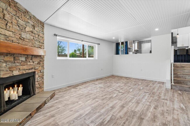 Building Photo - 1041 E Kristal Way