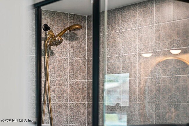 Building Photo - 2843 Oak St