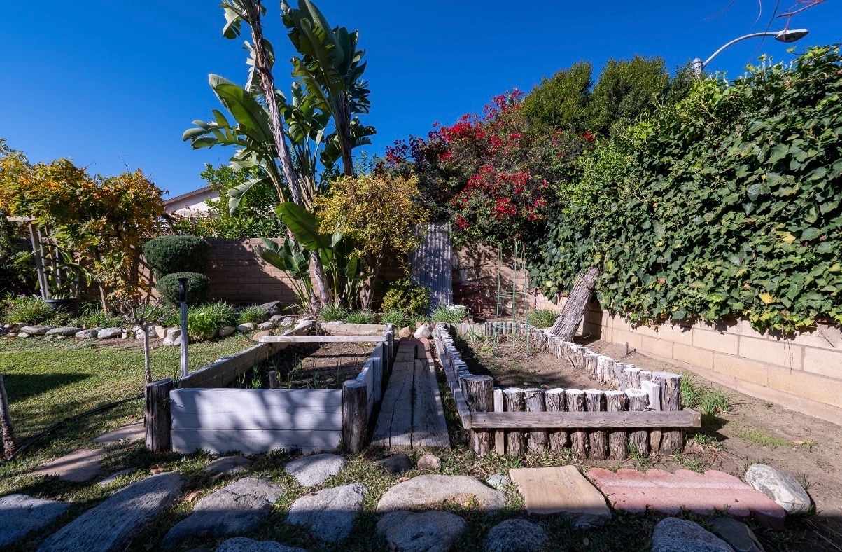 Building Photo - 1803 Ybarra Dr