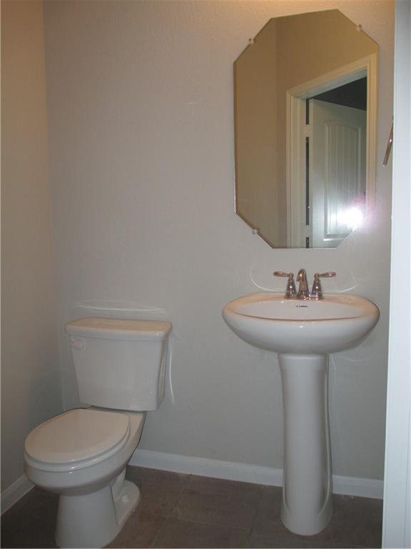 Building Photo - 1704 Willow Vista