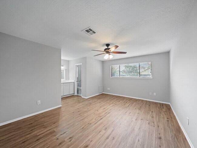 Building Photo - 327 Muirwood Ln