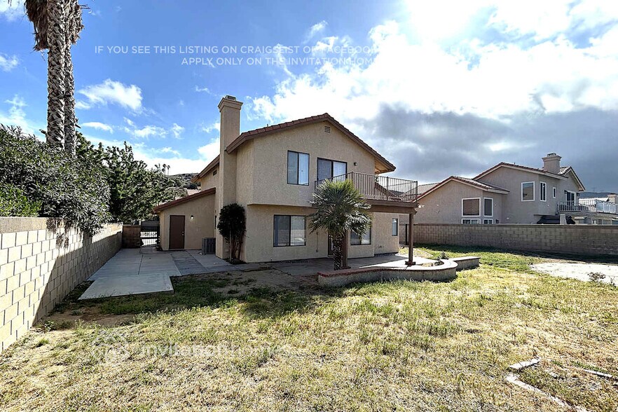 Building Photo - 4553 Grandview Dr