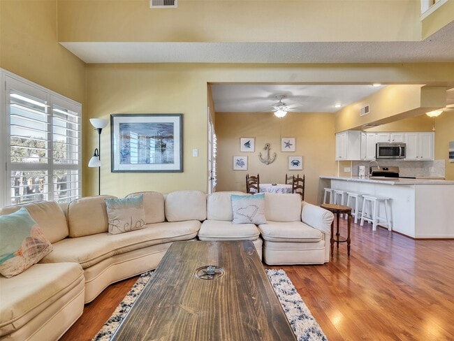 Building Photo - 16627 Bayfront Dr