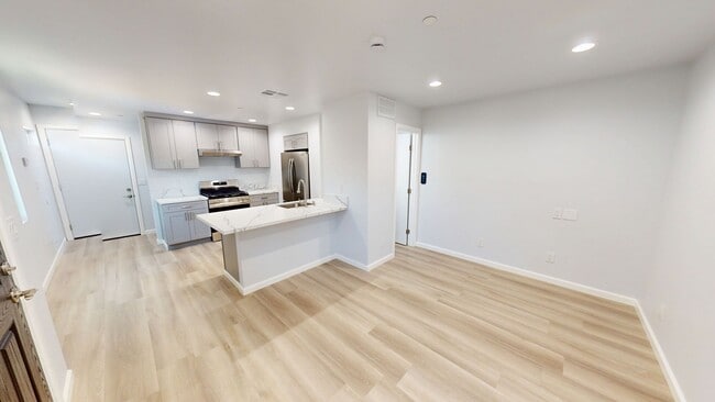 Building Photo - NEW PRICE \ BRAND NEW 2-BEDROOM