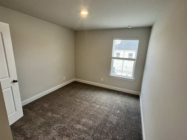 Building Photo - 204 Douglas Bend Rd