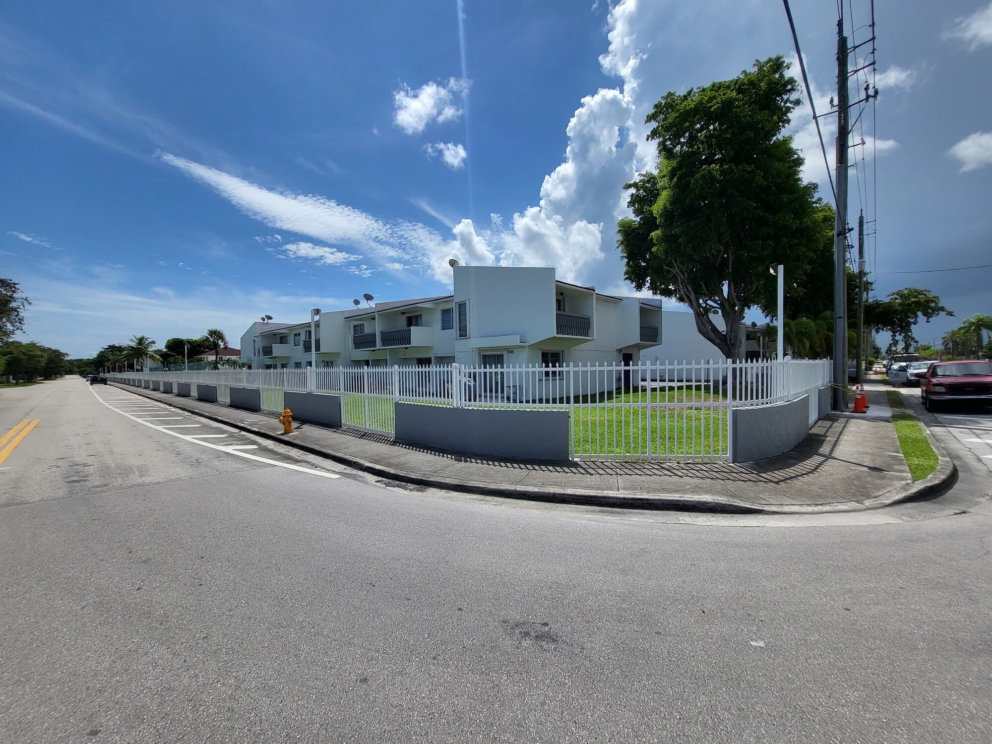Building Photo - 17160 SW 94th Ave