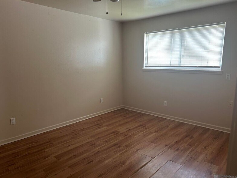 Building Photo - 6072 Wilton Dr