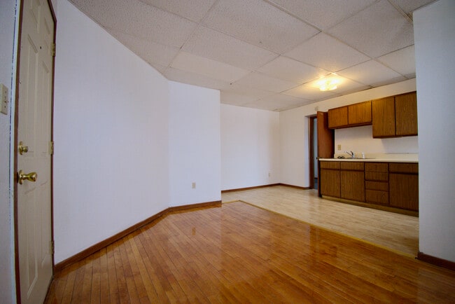 Primary Photo - 222 4th St S