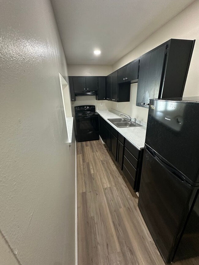 Building Photo - 9th Street Apartments In Bartlesville