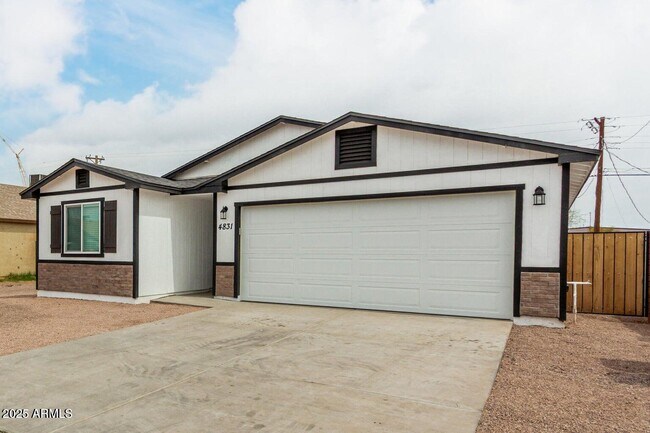 Building Photo - 1932 E Carver Dr