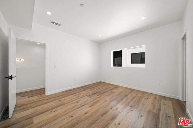 Building Photo - 6049 Craner Ave