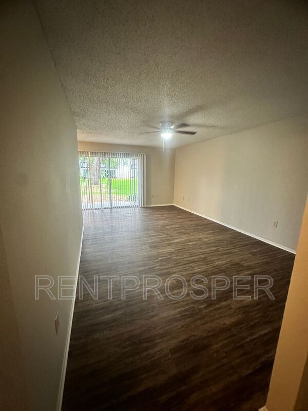 Building Photo - 4305 S Semoran Blvd