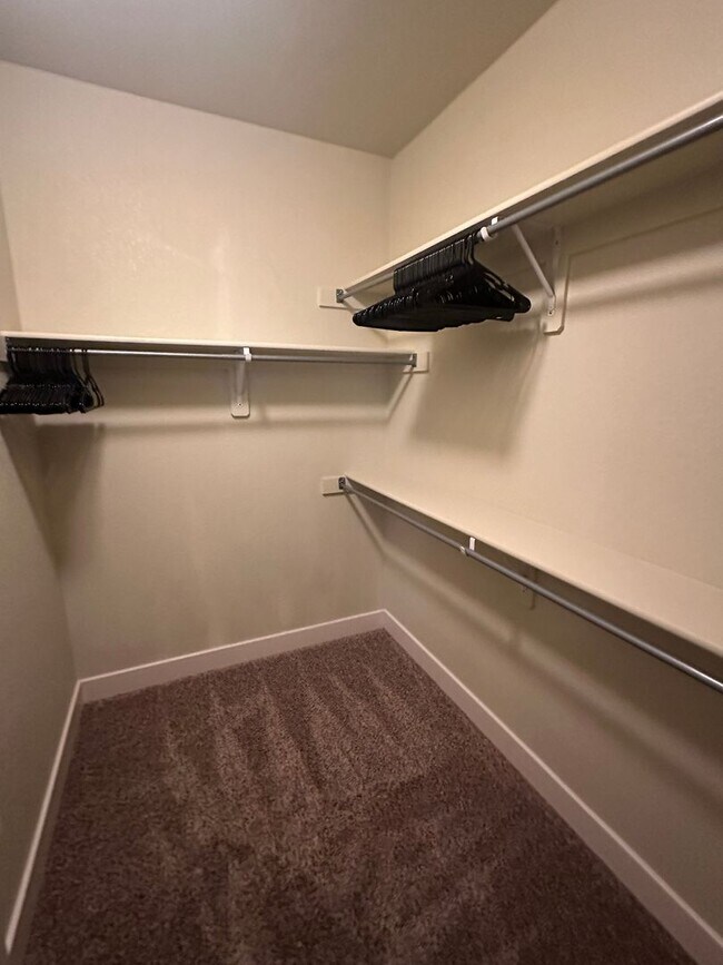 Building Photo - Bucking Horse Townhome