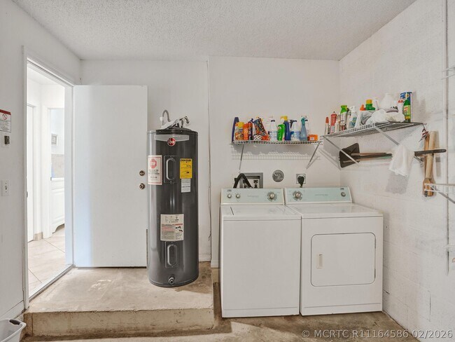 Building Photo - 1245 SW 46th Way