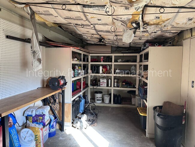 Building Photo - 901 S Alcott St