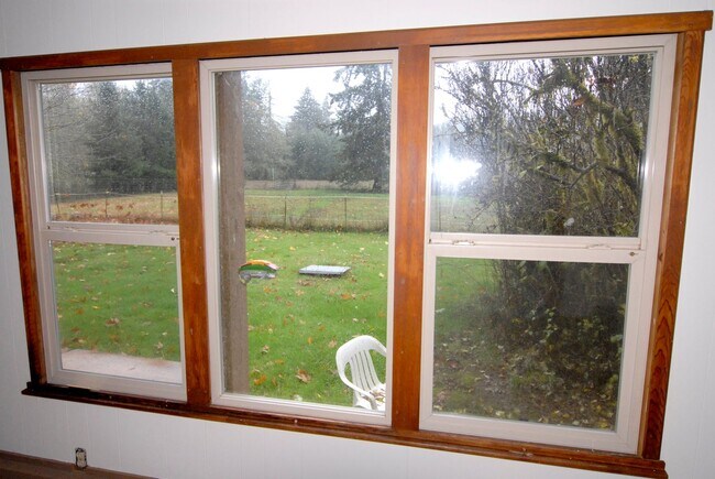 Building Photo - Riverfront property in Coast Range