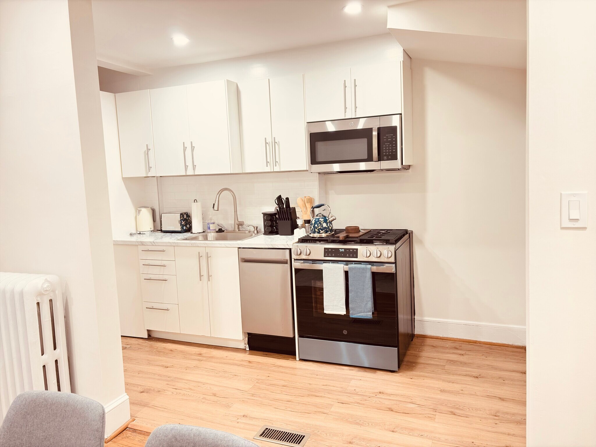 Building Photo - 1826 A St SE