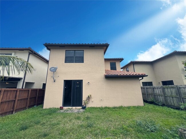 Building Photo - 422 SE 34th Terrace