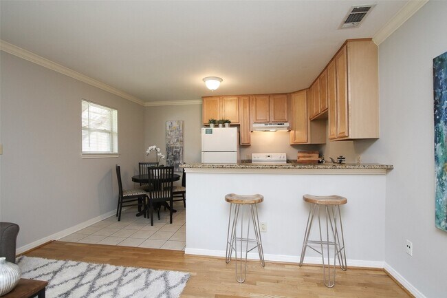 Building Photo - 1307 Welch St