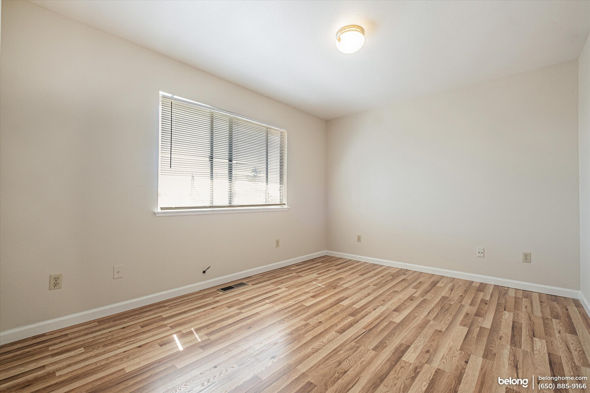 Building Photo - 1659 Thrush Ave