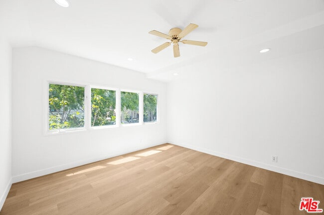 Building Photo - 244 S Almont Dr