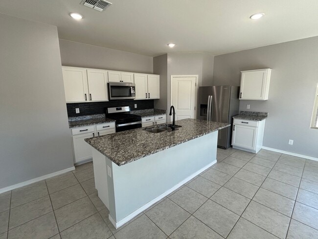 Building Photo - 19233 W Elm St