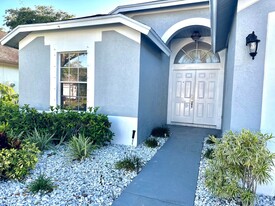 Building Photo - 420 Trotters Ln